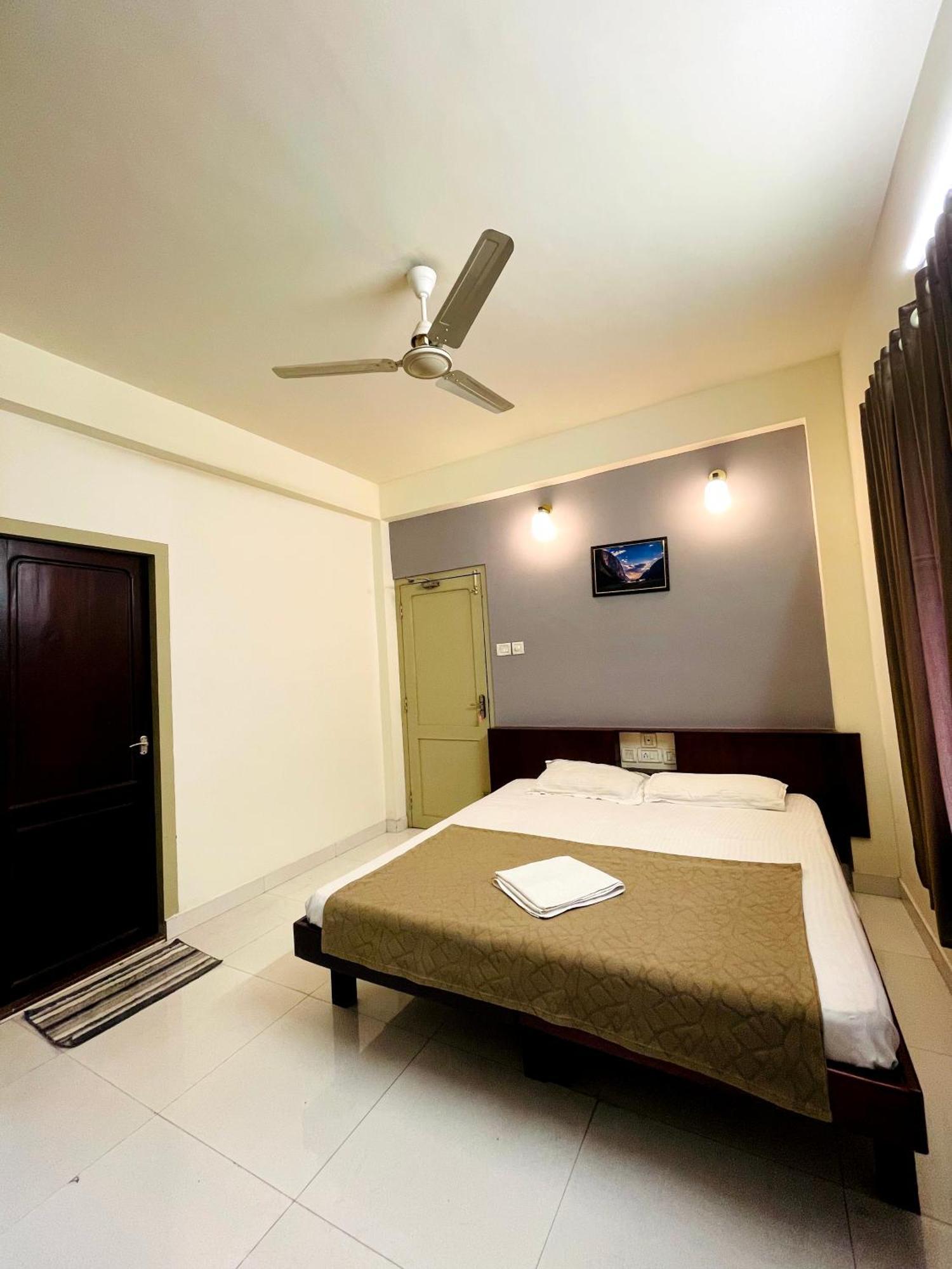 Orkuz Residency Apartment Kochi Exterior photo