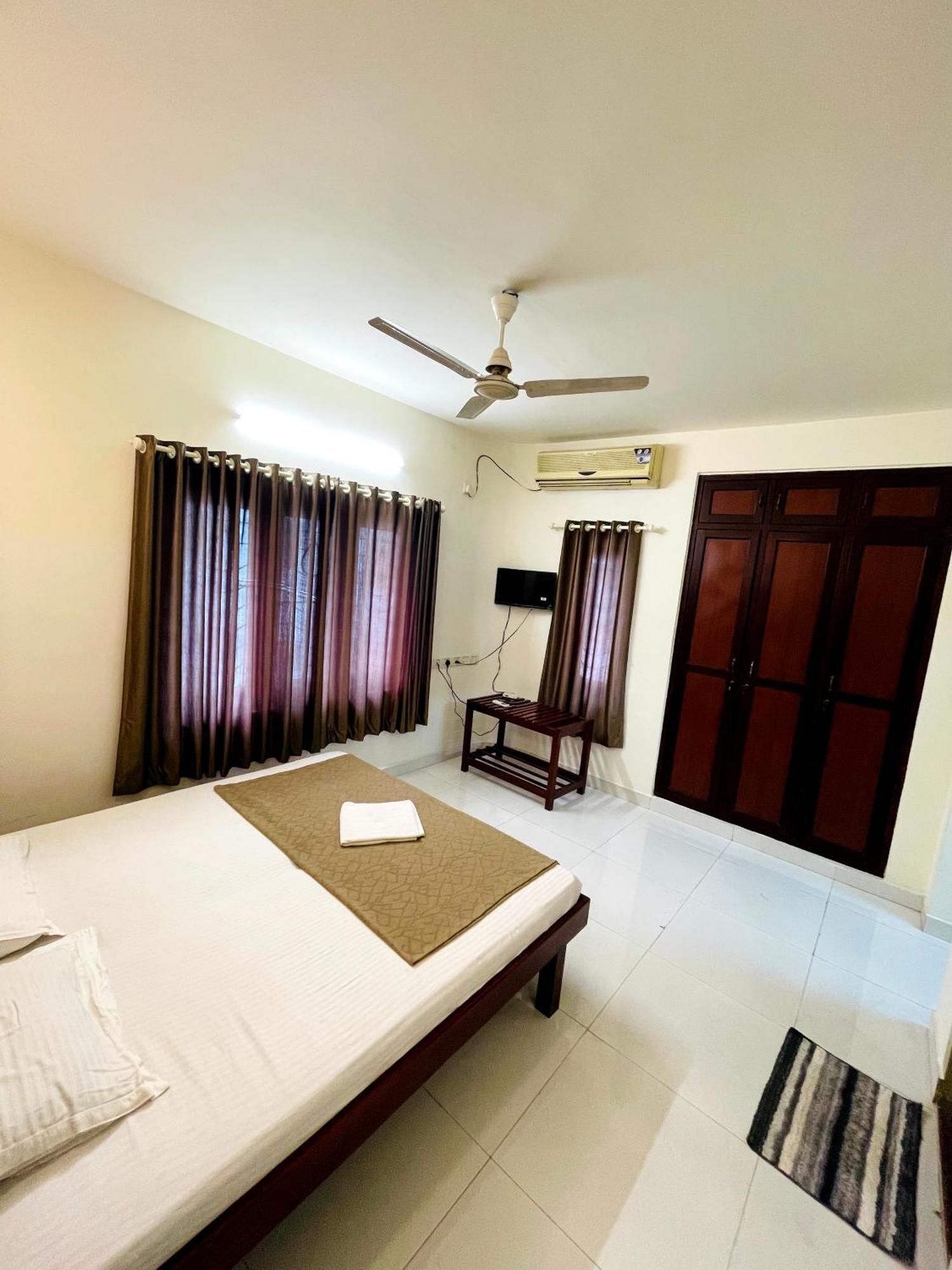 Orkuz Residency Apartment Kochi Exterior photo